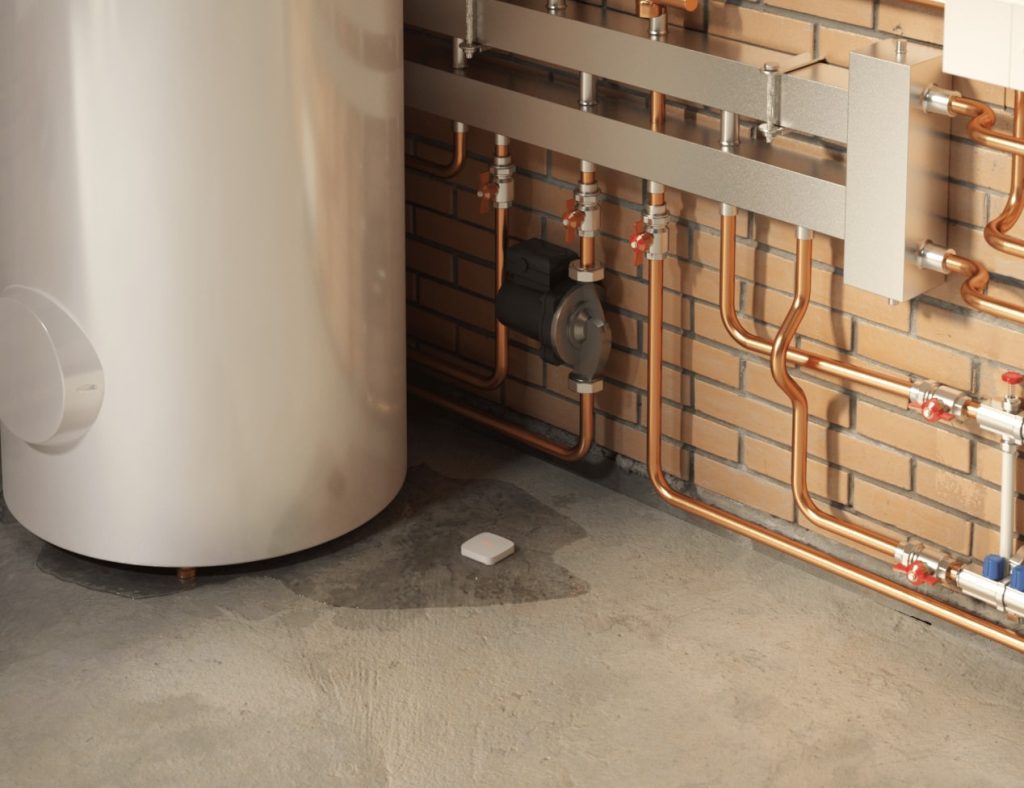 Vattenlarm installerat i pannrum i Malmö, skydd för BRF mot vattenskador